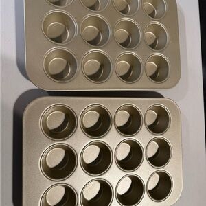 Williams Sonoma Muffin Tin Set Of Two